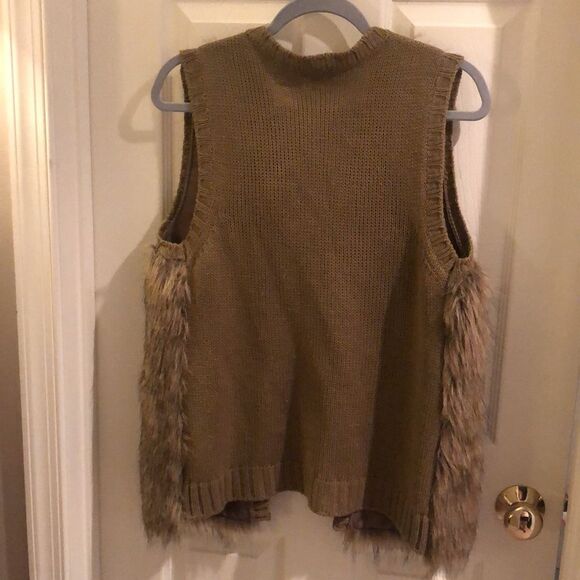 Fur Sweater Vest - Picture 2 of 3